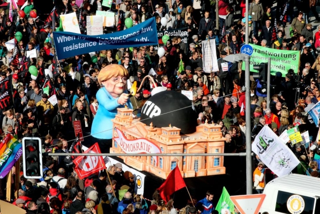 Berlin'de 250 bin kişilik protesto 4