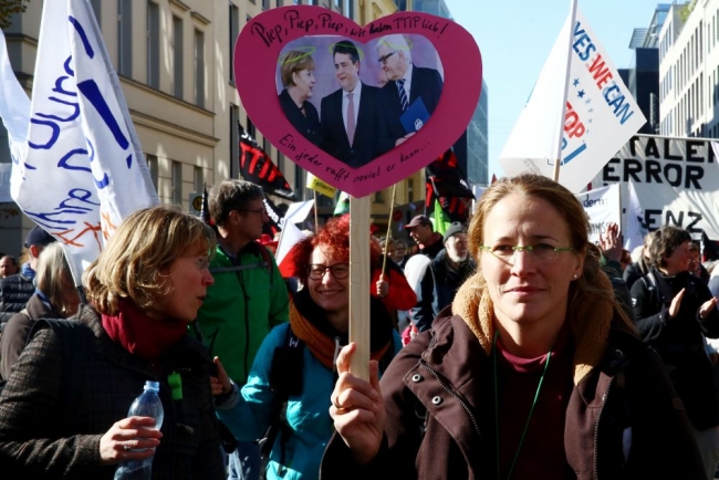 Berlin'de 250 bin kişilik protesto 5