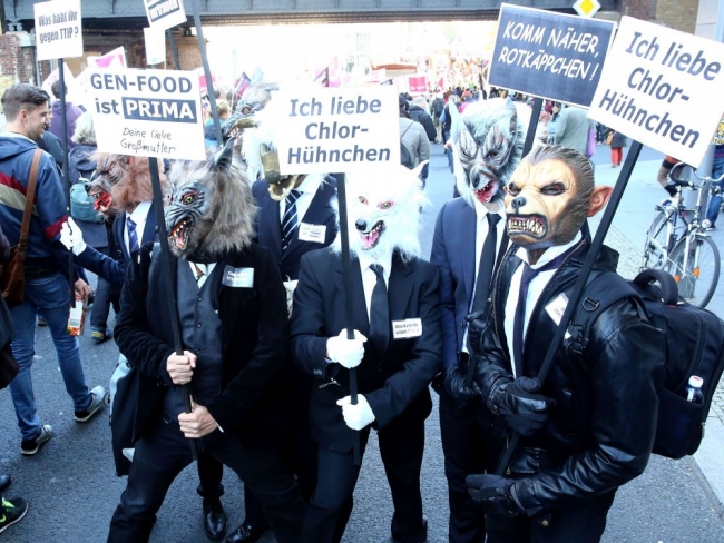 Berlin'de 250 bin kişilik protesto 8