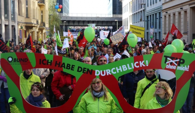 Berlin'de 250 bin kişilik protesto 9