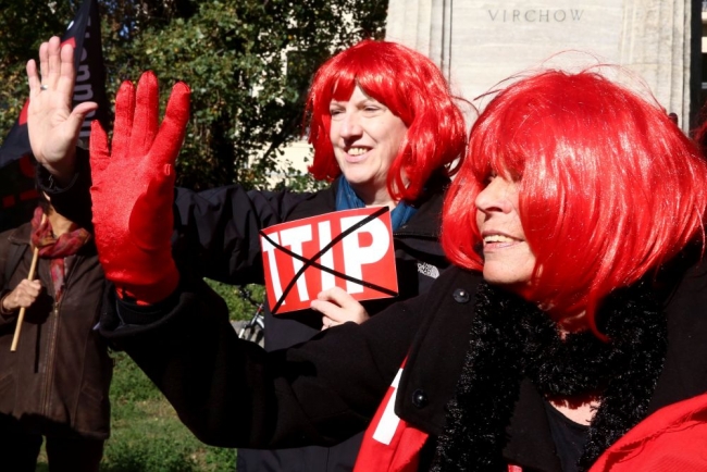 Berlin'de 250 bin kişilik protesto 10
