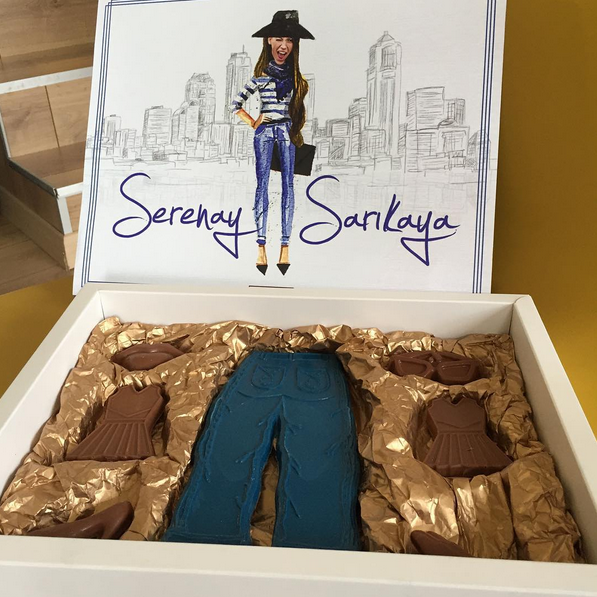 Instagram'da ünlüler: Şükrü ve Şükran'dan aşk pozu 2