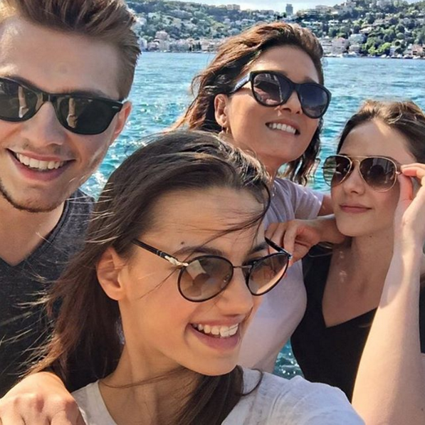 Instagram'da ünlüler: Fenerliler kaleciniz hayranım! 12