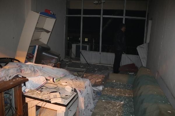 Şemdinli'de PKK bombası hastaneyi harabeye çevirdi 16