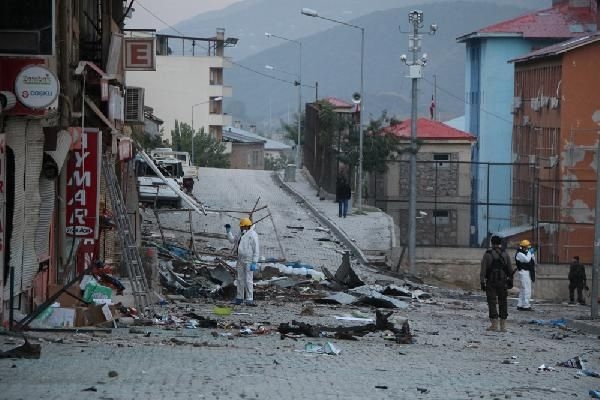 Şemdinli'de PKK bombası hastaneyi harabeye çevirdi 5