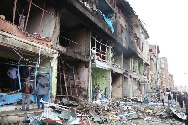 Şemdinli'de PKK bombası hastaneyi harabeye çevirdi 6