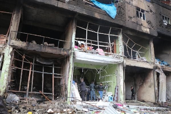 Şemdinli'de PKK bombası hastaneyi harabeye çevirdi 19