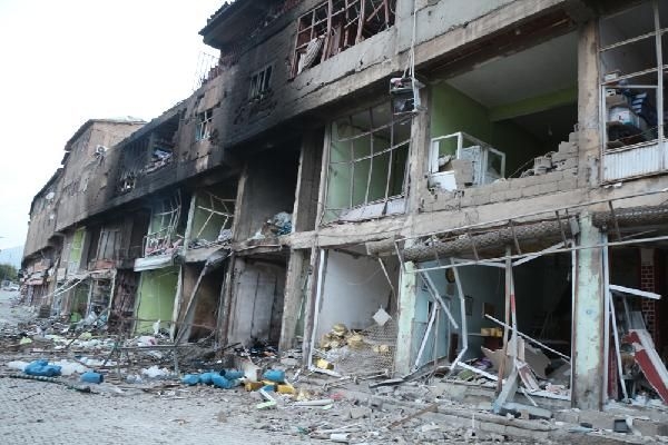 Şemdinli'de PKK bombası hastaneyi harabeye çevirdi 1