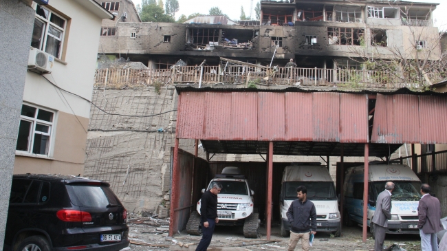 Şemdinli'de PKK bombası hastaneyi harabeye çevirdi 11