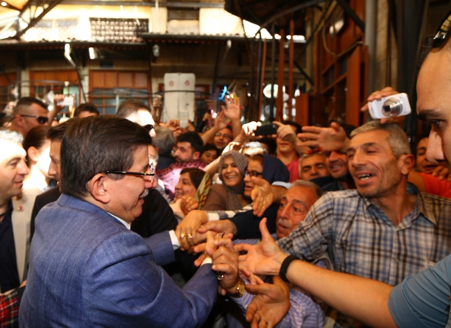 Başbakan Davutoğlu Gaziantep'te esnaf oldu! 2