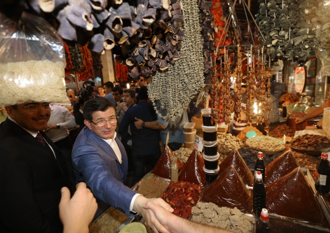 Başbakan Davutoğlu Gaziantep'te esnaf oldu! 11