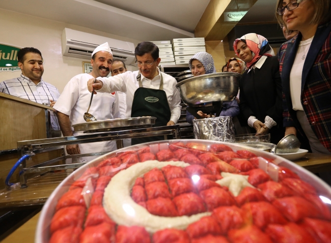 Başbakan Davutoğlu Gaziantep'te esnaf oldu! 14