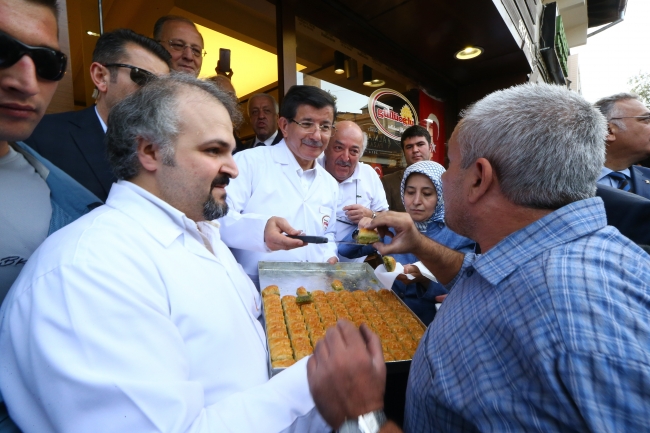 Başbakan Davutoğlu Gaziantep'te esnaf oldu! 17