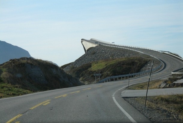 Uçurumun dibinde biten köprü! 8