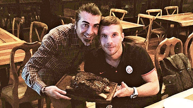 Instagram'da ünlüler: 1 gol 2 kilo et! 1