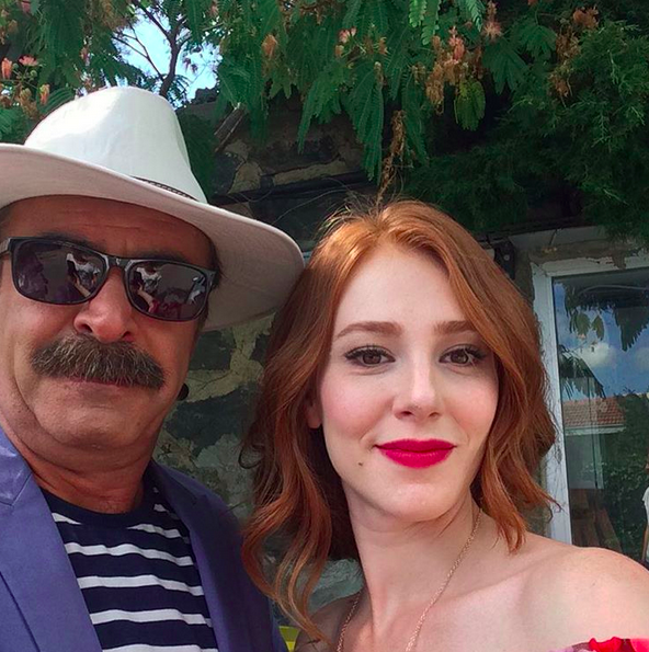 Kiralık Aşk oyuncuları Instagram'da 13