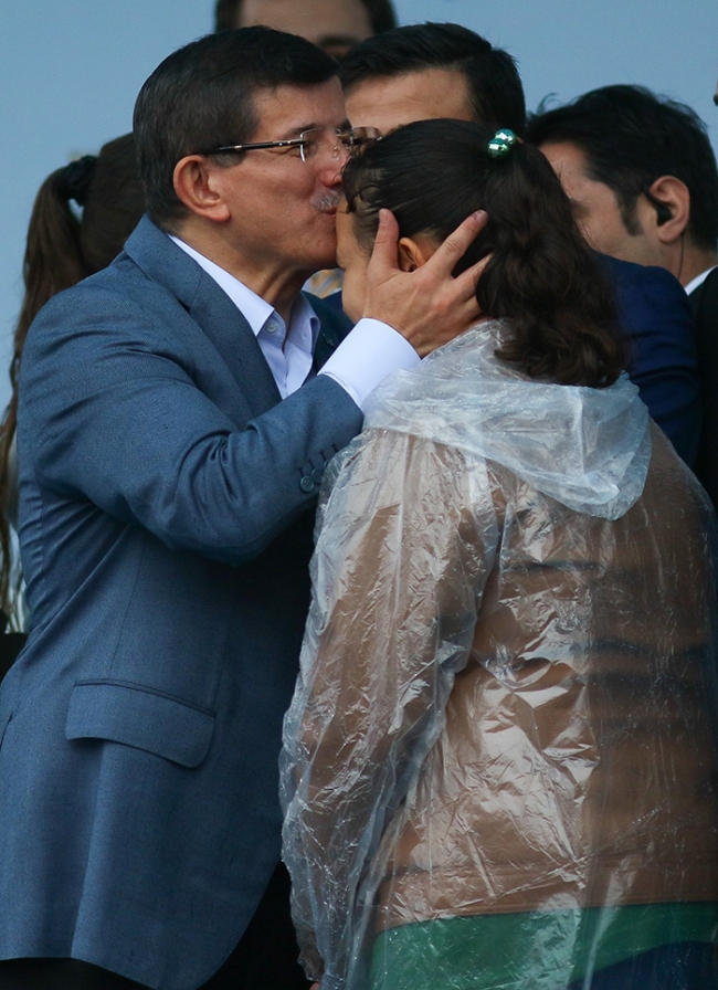 Beraber ıslandılar yağmurda! 16