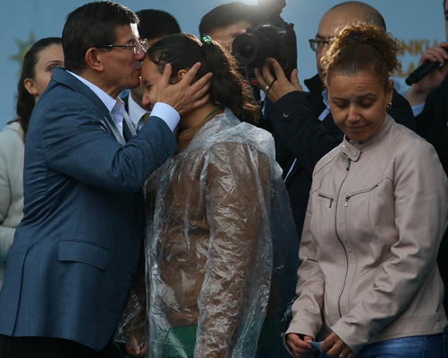 Beraber ıslandılar yağmurda! 19