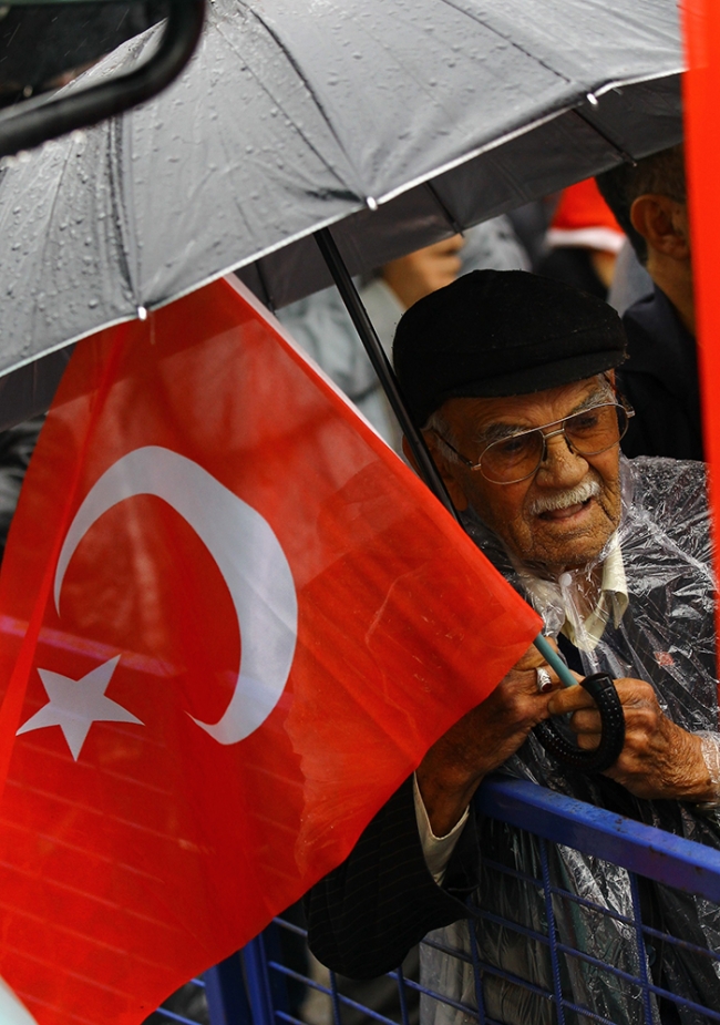 Beraber ıslandılar yağmurda! 20