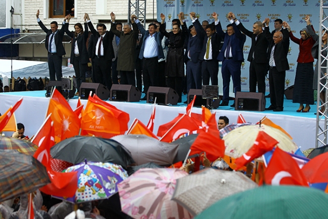 Beraber ıslandılar yağmurda! 27