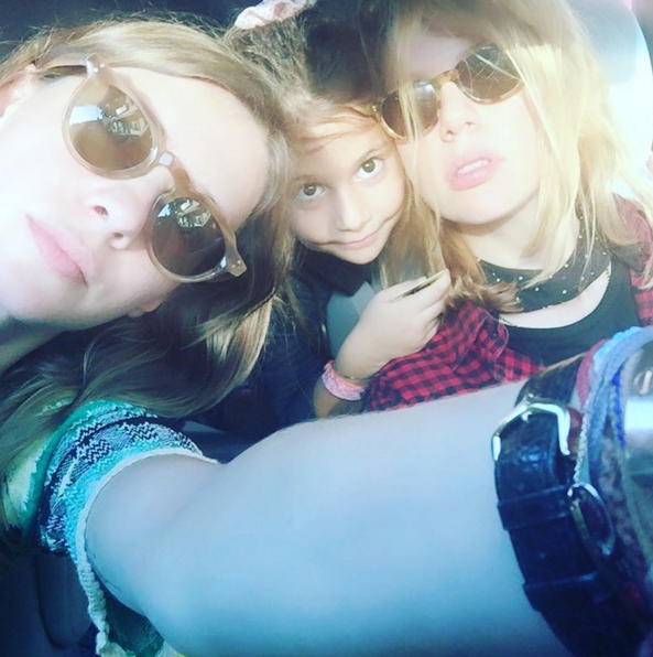 Instagram'da ünlüler: Küslük tatlıya bağlandı! 1