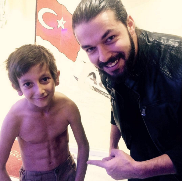 Instagram'da ünlüler: Küslük tatlıya bağlandı! 14