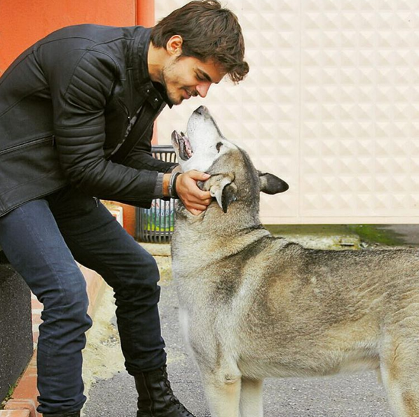 Instagram'da ünlüler: Küslük tatlıya bağlandı! 17