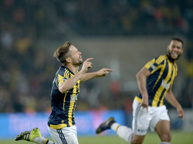 Dev derbiden en özel kareler 9