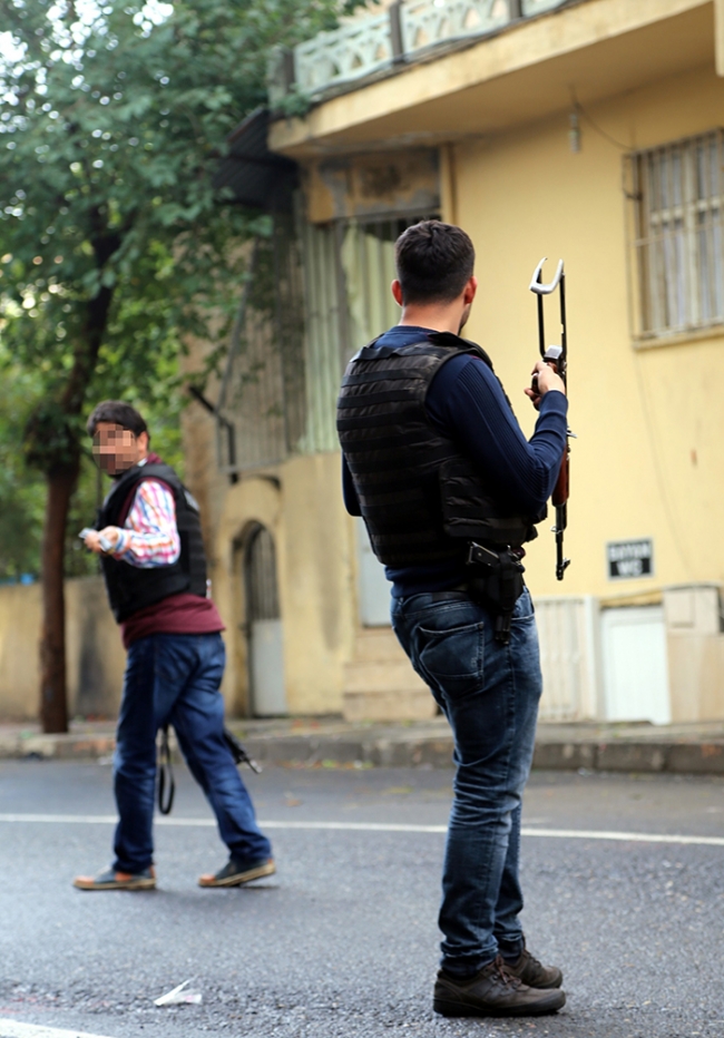 Canlı bomba eylemine hazırlanan IŞİD hücresine darbe 19