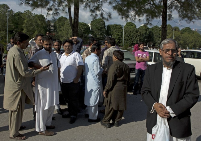 7,5 büyüklüğündeki deprem 3 ülkeyi salladı 3