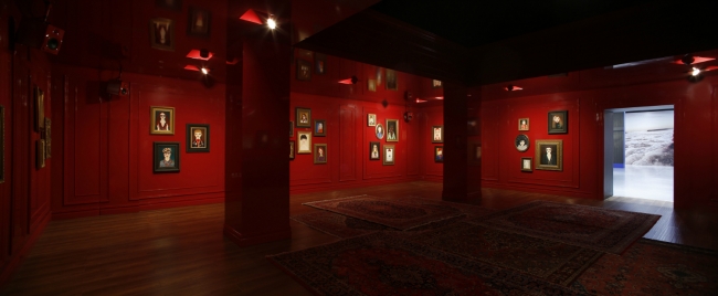 Gucci tasarımları modern sanatla bir araya geliyor 10