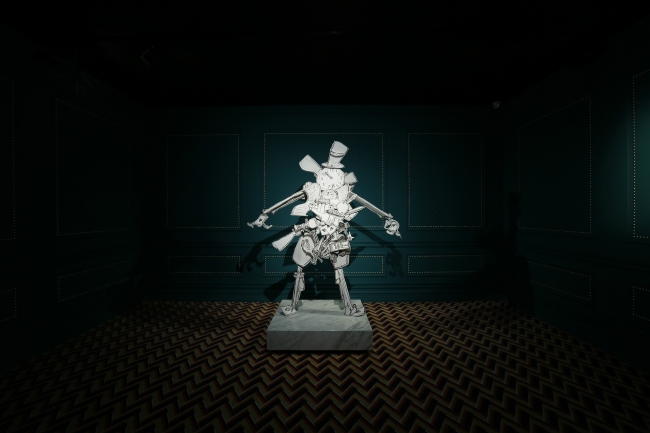 Gucci tasarımları modern sanatla bir araya geliyor 11