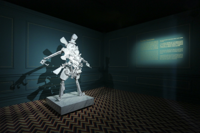 Gucci tasarımları modern sanatla bir araya geliyor 12