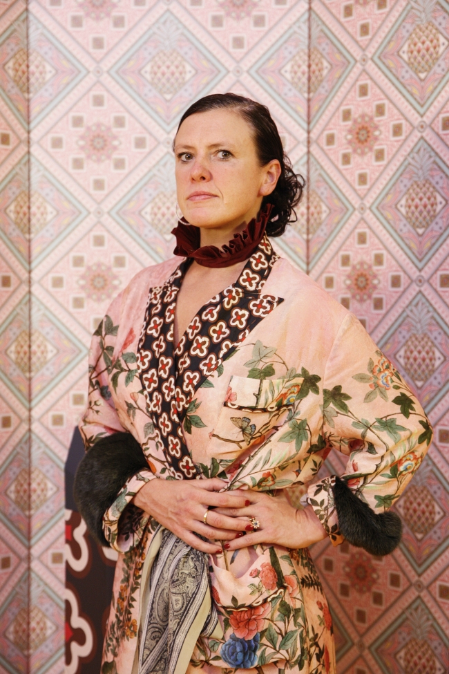 Gucci tasarımları modern sanatla bir araya geliyor 14