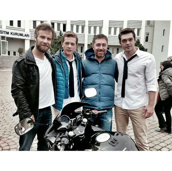 Kırgın Çiçekler oyuncuları Instagram'da! 14