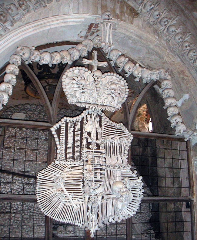 40 bin iskeletle süslenen kilise: Sedlec 3