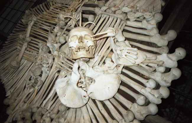 40 bin iskeletle süslenen kilise: Sedlec 5