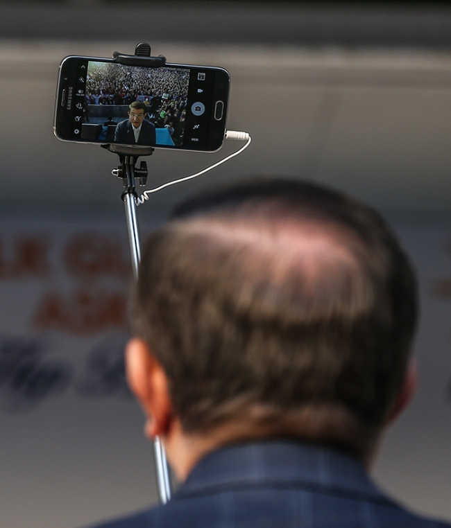 Davutoğlu'ndan memleket selfiesi 3