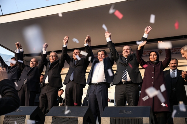 Davutoğlu'ndan memleket selfiesi 7