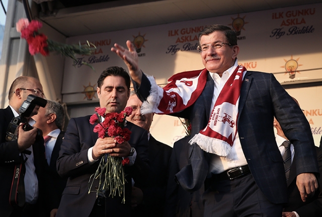 Davutoğlu'ndan memleket selfiesi 8