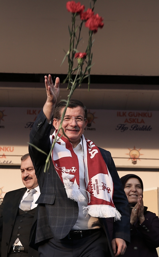 Davutoğlu'ndan memleket selfiesi 12