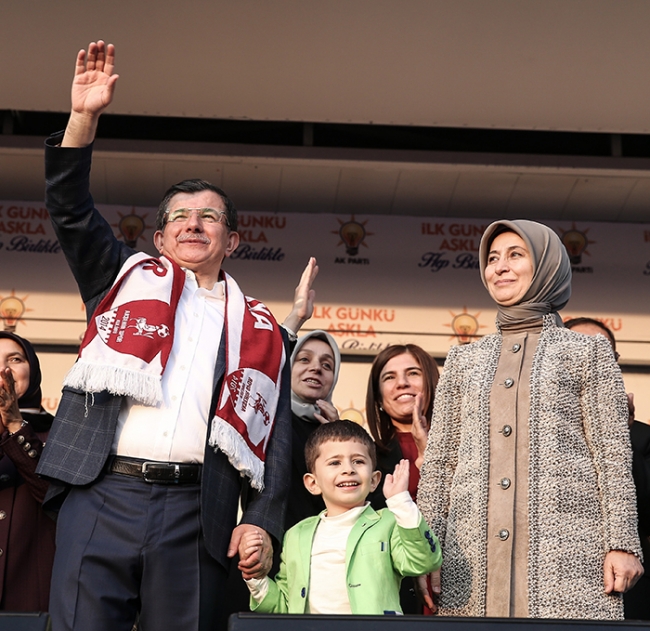 Davutoğlu'ndan memleket selfiesi 15