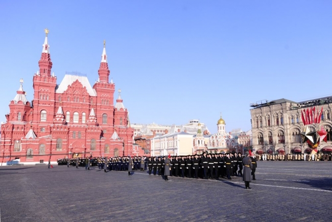 Kızıl Ordu Kızıl Meydan'da! 9