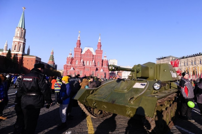 Kızıl Ordu Kızıl Meydan'da! 10