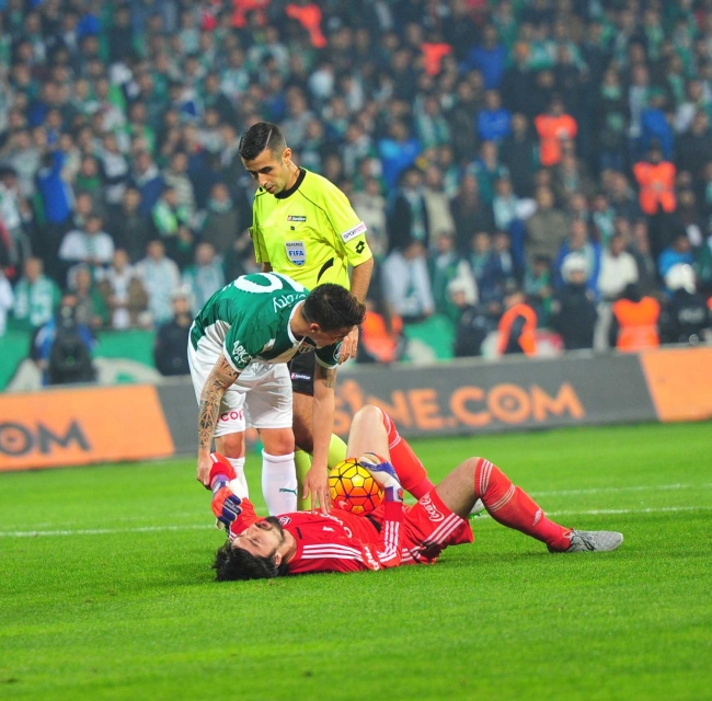 Bursaspor Beşiktaş maçı nefes kesti 12