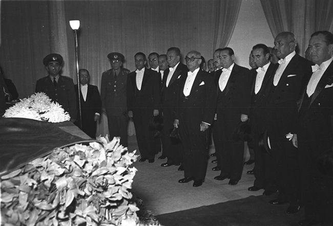 10 Kasım'ın bilinmeyen fotoğrafları... 7