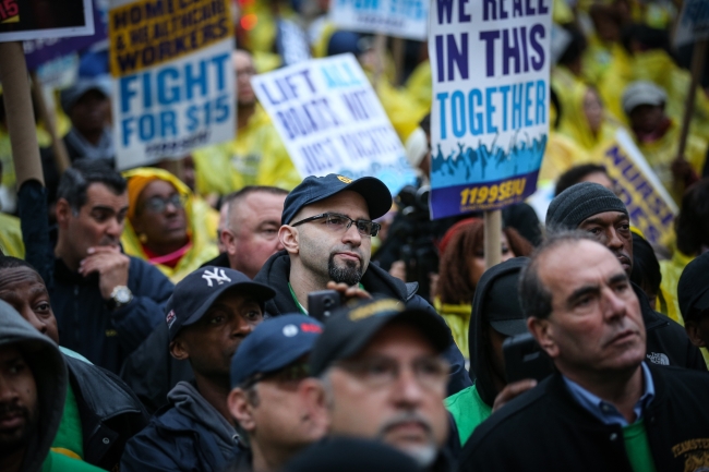Amerikalı işçiler asgari ücret zammı için sokakta 6