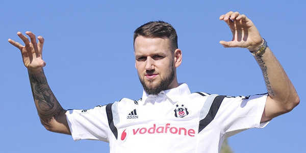 Beşiktaş'ta 4 futbolcunun bileti kesildi 3