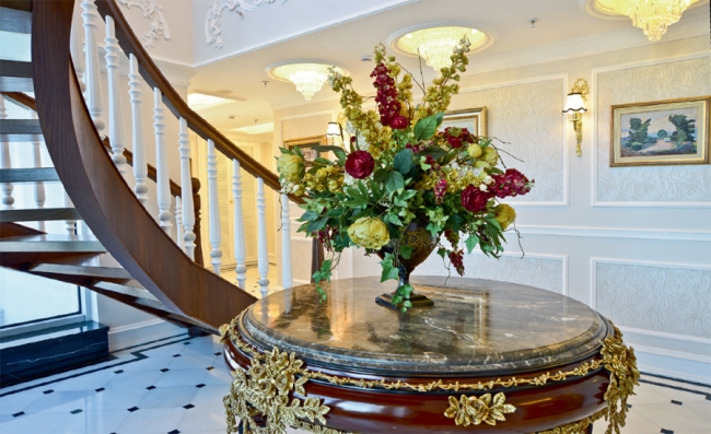 Aliağoğlu’nun hayat arkadaşı Petek Ertüre'nin muhteşem dairesi 13