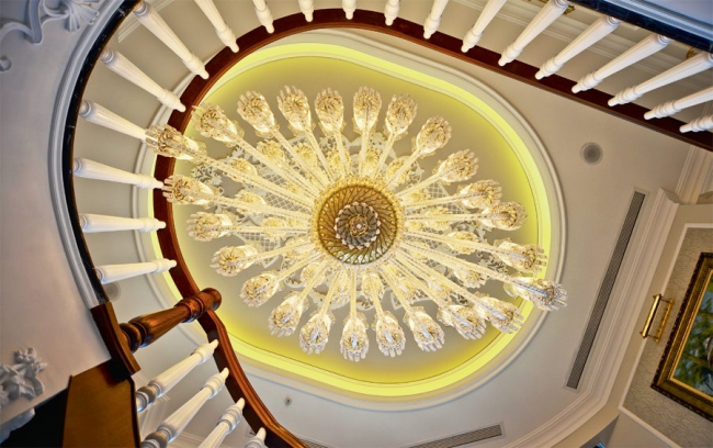 Aliağoğlu’nun hayat arkadaşı Petek Ertüre'nin muhteşem dairesi 15